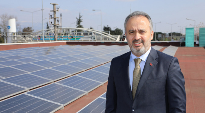 Bursa’da metro durakları enerji istasyonuna dönüyor