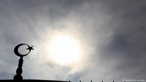 Irkçıların imzalı mektupları endişe yaratıyor