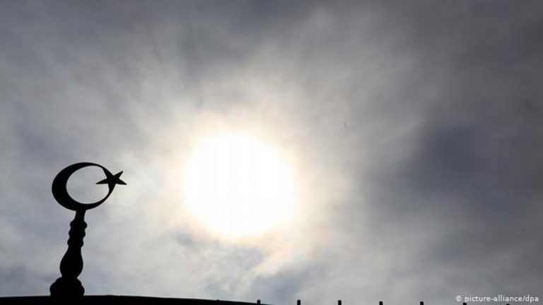 Irkçıların imzalı mektupları endişe yaratıyor