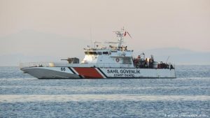 Türkiye: Sığınmacıları plastik kelepçeyle denize attılar