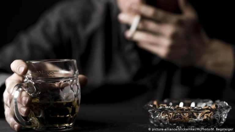 Pandemide alkol tüketimi azaldı, tütün tüketimi arttı