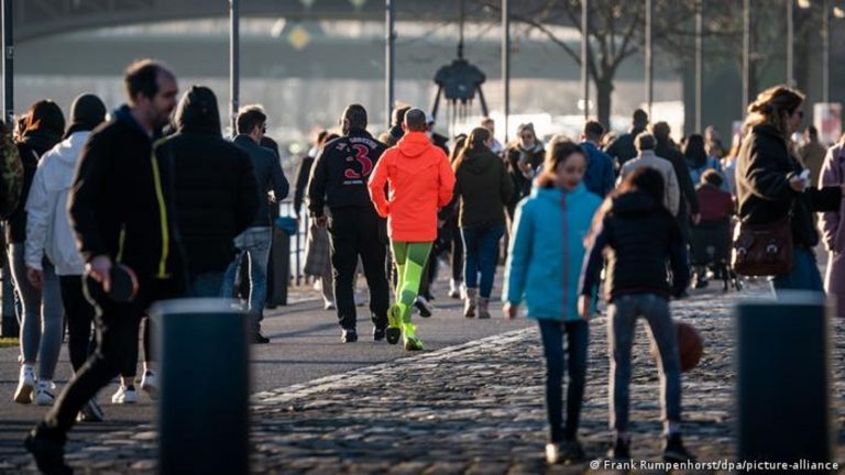 Almanya’da kademeli gevşemeler yürürlükte