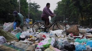 Myanmar’da askeri darbeye karşı “çöp grevi”