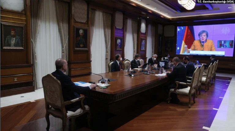 Erdoğan ve Merkel Bölgesel Konuları Görüştü