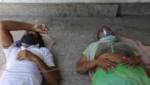 Covid: Hindistan’da günlük vaka sayısı 350 bine yaklaştı, oksijen sıkıntısına çare aranıyor