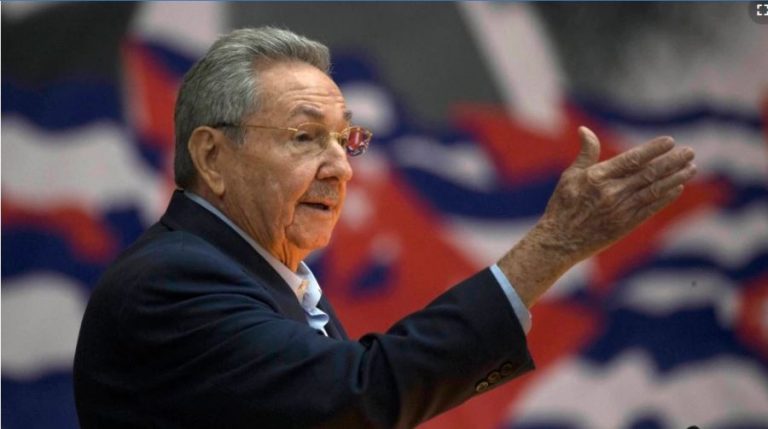 Castro Siyaset Sahnesinden Çekiliyor