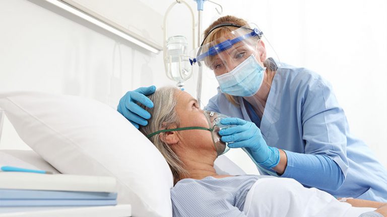 Solunum hekimleri uyardı: Tam kapanma evet, ama etkin aşılama ve önlemlerin devamı şart!