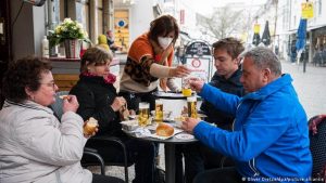 Almanya’da salgınla mücadelede Federal Hükümet ipleri ele alıyor