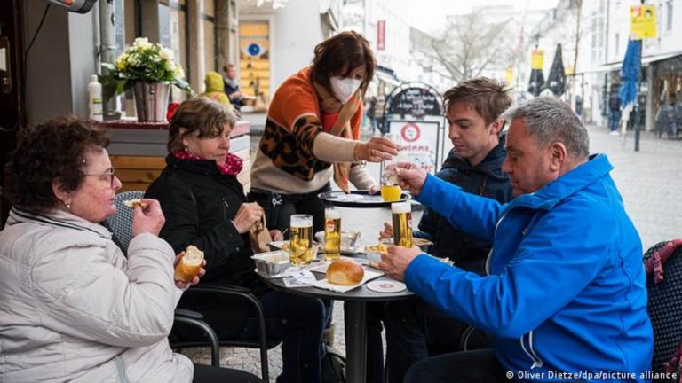 Almanya’da salgınla mücadelede Federal Hükümet ipleri ele alıyor