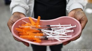 Pfizer: Aşıda üçüncü doz gerekebilir