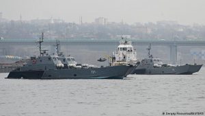 Rus savaş gemileri Karadeniz’de askeri tatbikatta