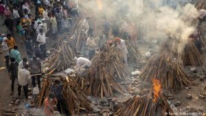 Hindistan’ın kâbusu: İkinci dalga ülkeyi yasa boğdu