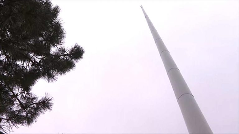 En uzun bayrak direği İstanbul’a dikildi