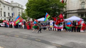 Biden, Türkiye’nin Washington Büyükelçiliği önünde protesto edildi