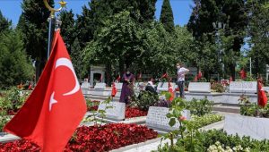 Şehit aileleri kabristan ziyaretleri için kısıtlamadan muaf tutulacak
