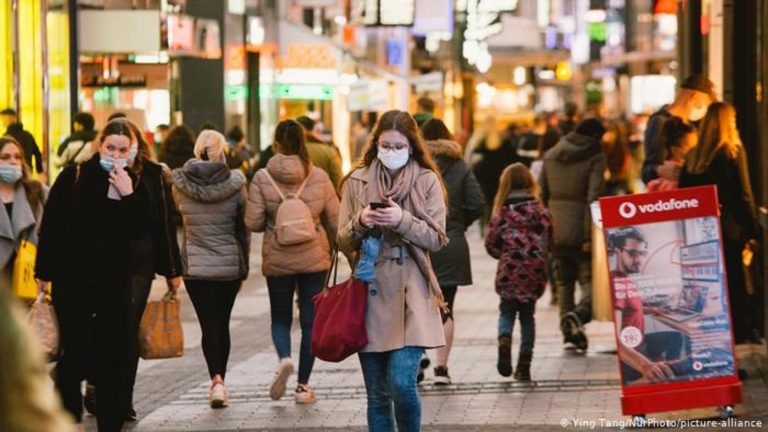 Aşılananlara muafiyet düzenlemesi meclisten geçti