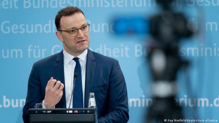 Türkiye’ye ziyaret tartışması: Bakan eleştirileri geri çevirdi