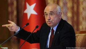 Cemil Çiçek DW Türkçe’ye konuştu: Savcılar gereğini yapmalı