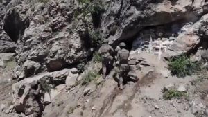 MSB: Teröristleri inlerinde basmaya devam ediyoruz