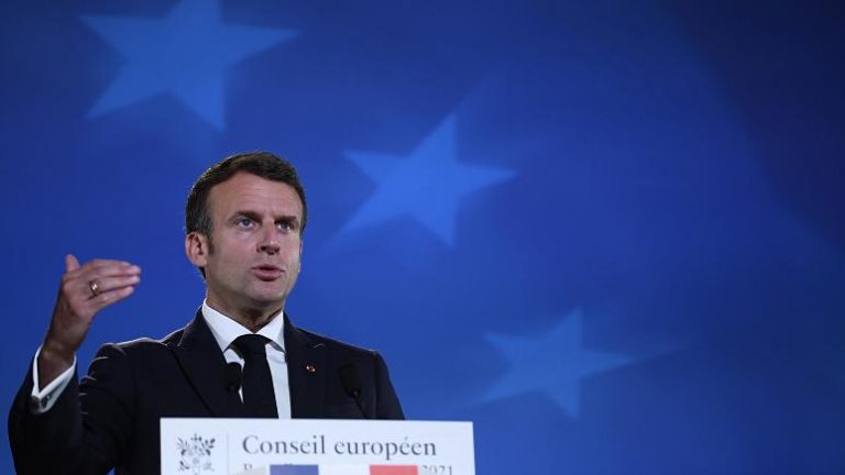 Macron soykırımdan 27 yıl sonra Ruanda’ya gidiyor: Resmi olarak özür dileyecek mi?