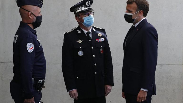 Fransa’da 16 emekli generalden Meclisteki siyasi gruplara ‘iç savaş’ uyarısı