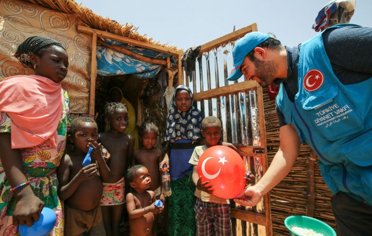 Diyanet Vakfı ramazanda 1,9 milyon ihtiyaç sahibine ulaştı