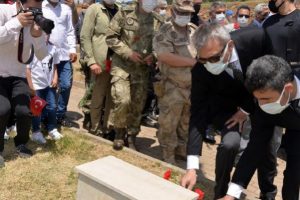 PKK’nın hain saldırısında şehit edilen silahsız 33 asker anılıyor