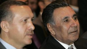 Cumhurbaşkanı Erdoğan, Aydın Doğan’a ‘Al Capone’ demişti. Şimdi de Sedat Peker ‘Al Capone’ olarak bombalıyor…