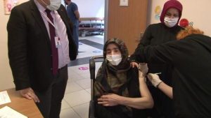 Sultanbeyli’de ikna edilen 15 bin kişi COVID-19 aşısı oldu