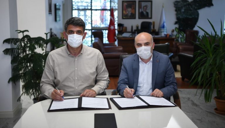 Kocaeli Kartepe’ye son teknoloji ‘Kent Kütüphanesi’ protokolü imzalandı