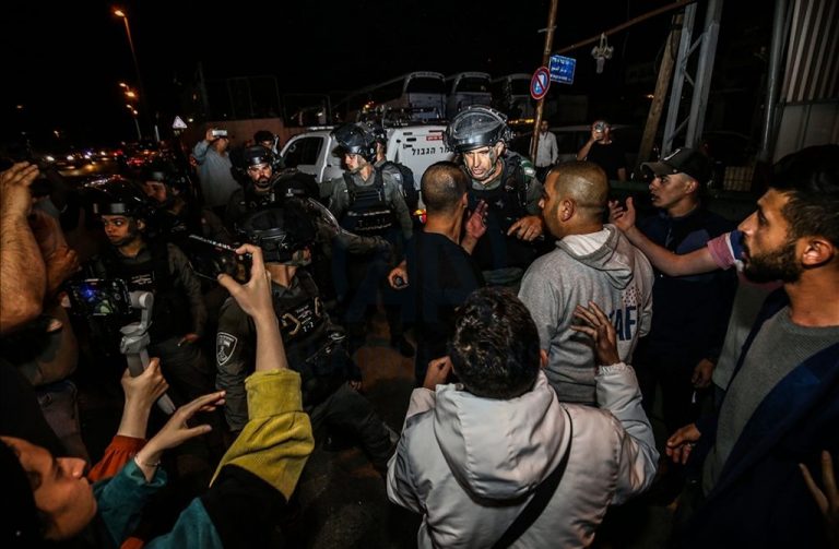 Filistin Gençleri Kudüs’ün ‘İkinci Endülüs’ Olmayacağını Haykırdı