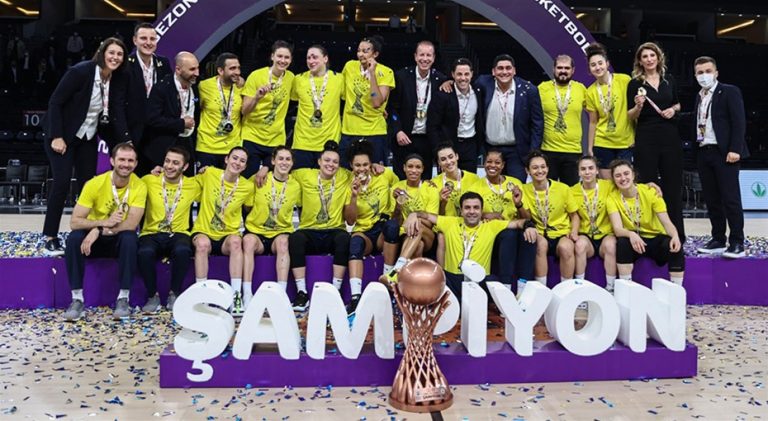 Bakan Kasapoğlu’ndan Fenerbahçe Öznur Kablo’ya tebrik