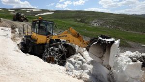 Van’da mayıs ayında karla mücadele sürüyor