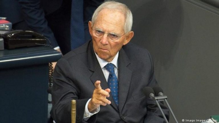 Schäuble: Seçimlere yurtdışından dezenformasyonla müdahale tehlikesi var