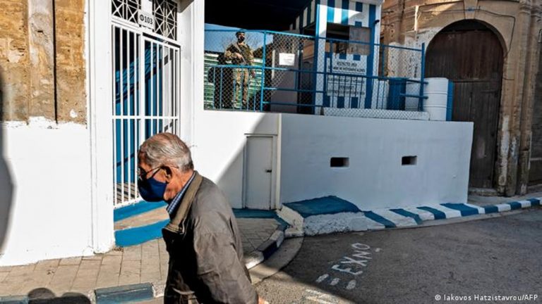 Kıbrıs’ta sınır kapıları Cuma günü yeniden açılıyor