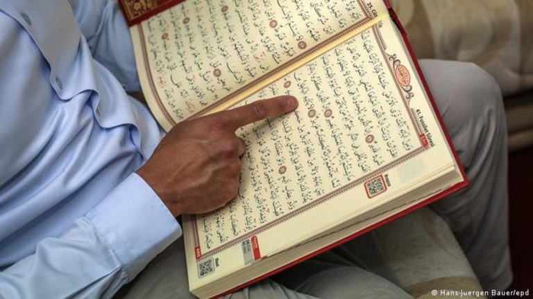 Almanya’da devlet destekli imam eğitimi başlıyor