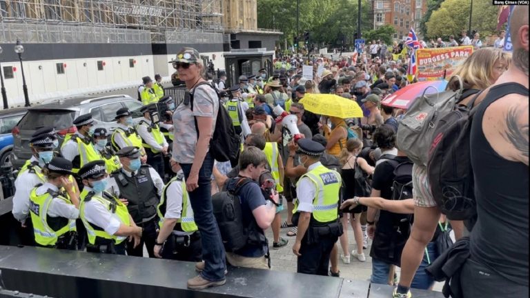 İngiltere’de Aşı Karşıtları Neyi Savunuyor?