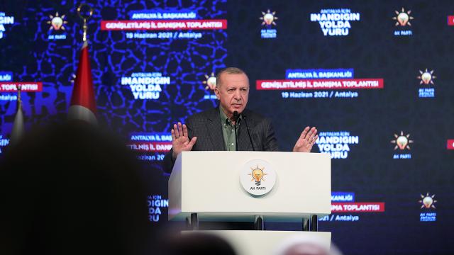Cumhurbaşkanı Erdoğan: İzmir’deki provokatif saldırıyı en şiddetli şekilde kınıyoruz