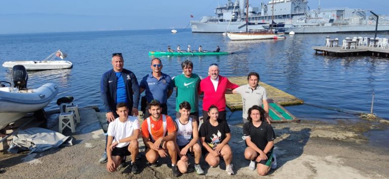 Sporcu babalar kürek başına geçtiler