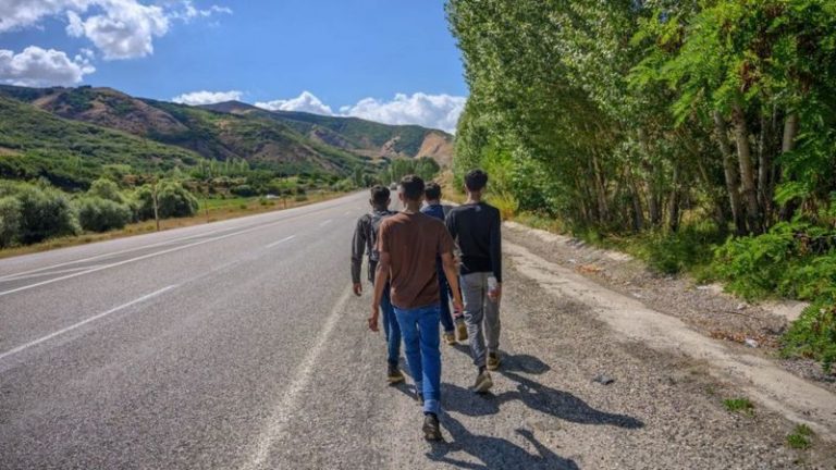 Afgan göçmenler: Türkiye yeni bir dalgayla mı karşı karşıya?