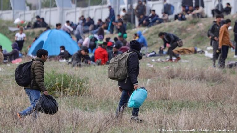 Yunanistan: Türkiye göçmenleri geri almıyor