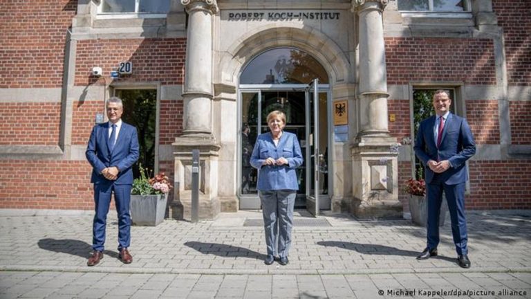 Merkel: Fransa’nın yolunu izlemeyeceğiz