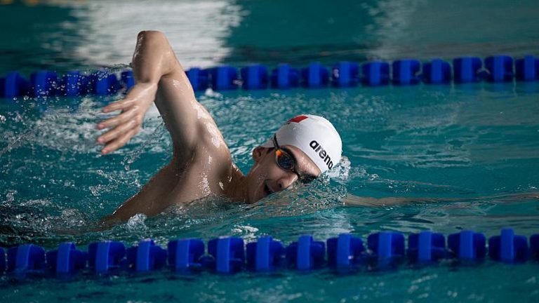 Avrupa Gençler Yüzme Şampiyonası’nda Türkiye’ye altın madalya