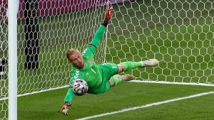 UEFA’dan İngiltere’ye Danimarka kalecisinin yüzüne ‘lazer tutulması’ sonrası soruşturma