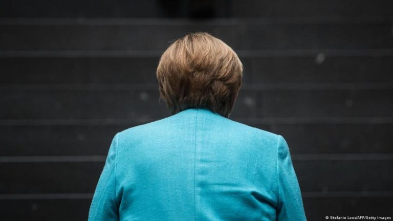 Merkel gazetecilere veda etti