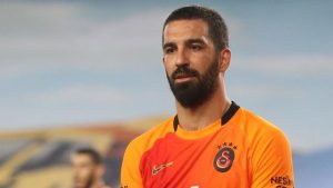 Arda Turan 1 yıl daha Galatasaray’da
