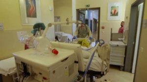 İngiltere’de vaka artışı kanser ameliyatlarını iptal ettirdi