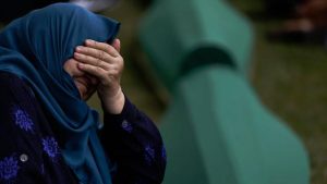 Türk siyasetçiler Srebrenitsa Soykırımı’nın kurbanlarını andı