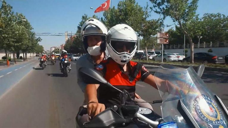Emniyet’in engel tanımayan Motosikletli Polis Timleri: Yunuslar