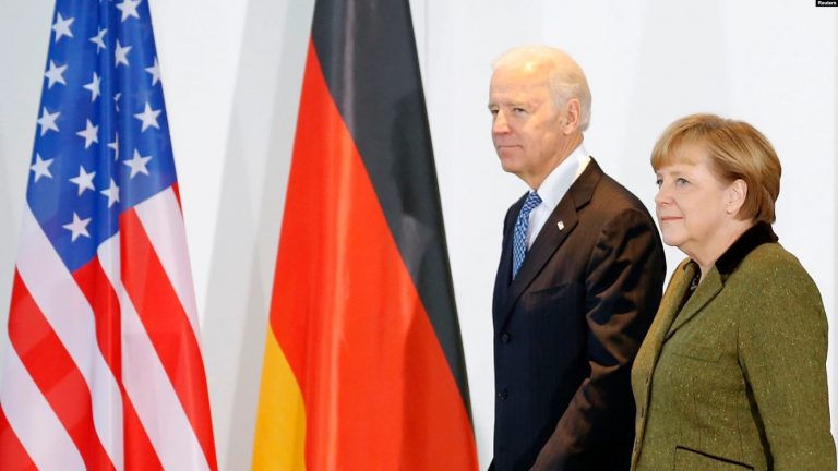 Biden ve Merkel Telefonda Görüştü